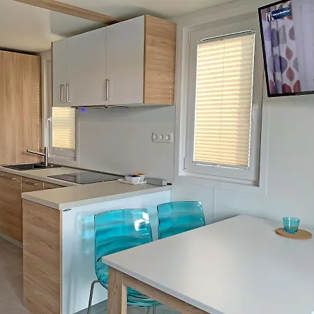 Bonita Houseboat *