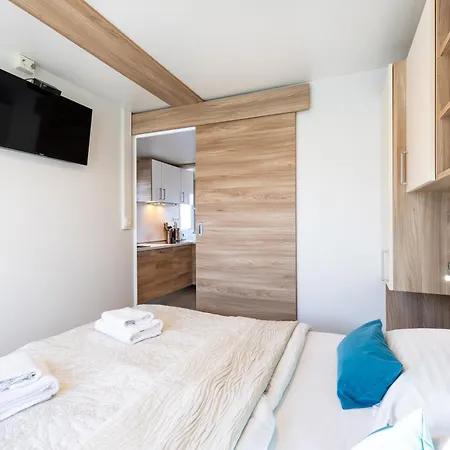 Bonita Houseboat *