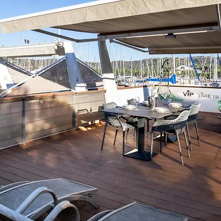 Bonita Houseboat