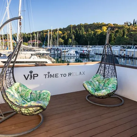 Bonita Houseboat