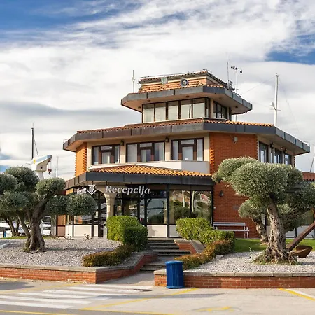 Bonita Houseboat דירה *