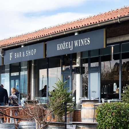 Bonita Houseboat Apartament *