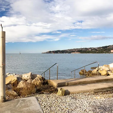 Bonita Houseboat בפורטורוז