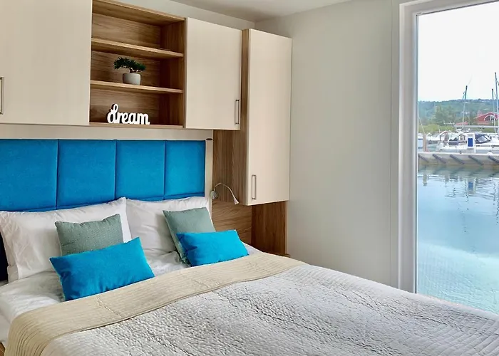 Bonita Houseboat 아파트