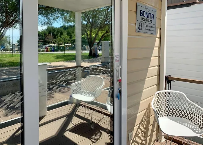 Apartament Bonita Houseboat *