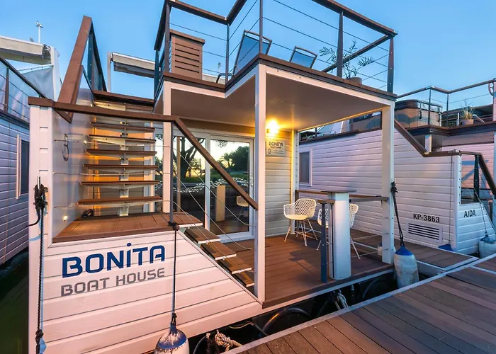 Bonita Houseboat 아파트